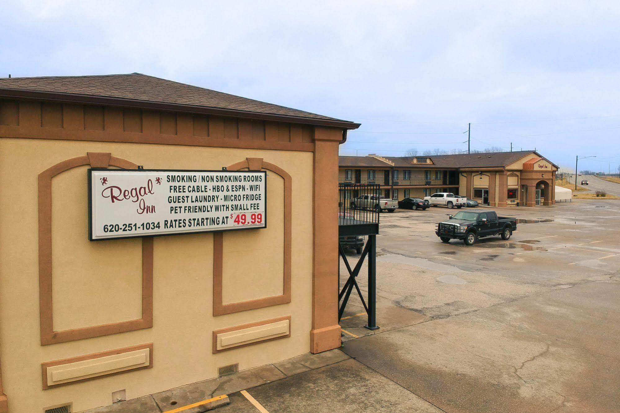Regal Inn Coffeyville Exterior foto